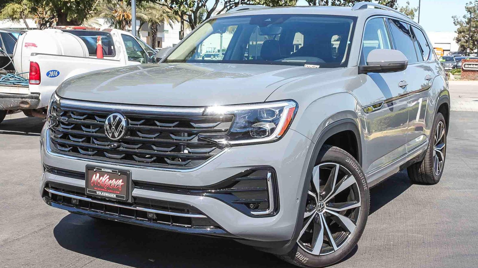 New 2026 Volkswagen Atlas SEL Premium R-Line image 1