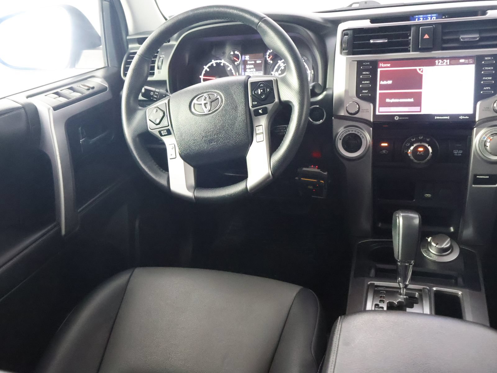Used 2020 Toyota 4Runner SR5 Premium w/ Moonroof Package AWD/4WD image 31