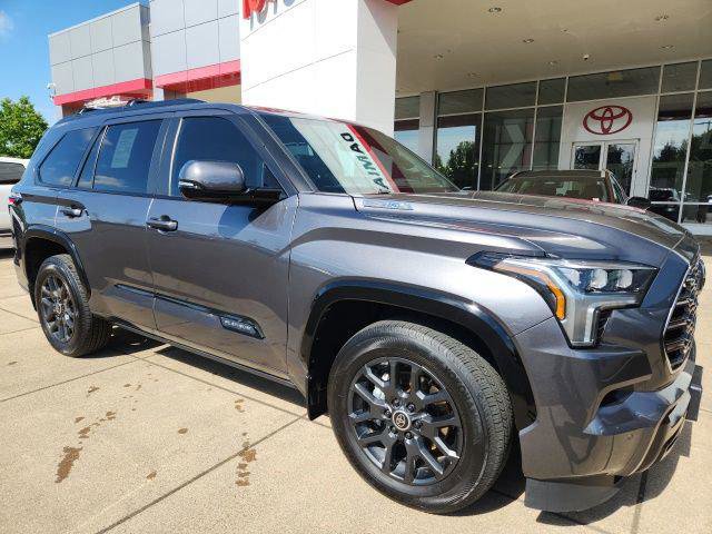 Certified 2024 Toyota Sequoia Platinum AWD/4WD image 4