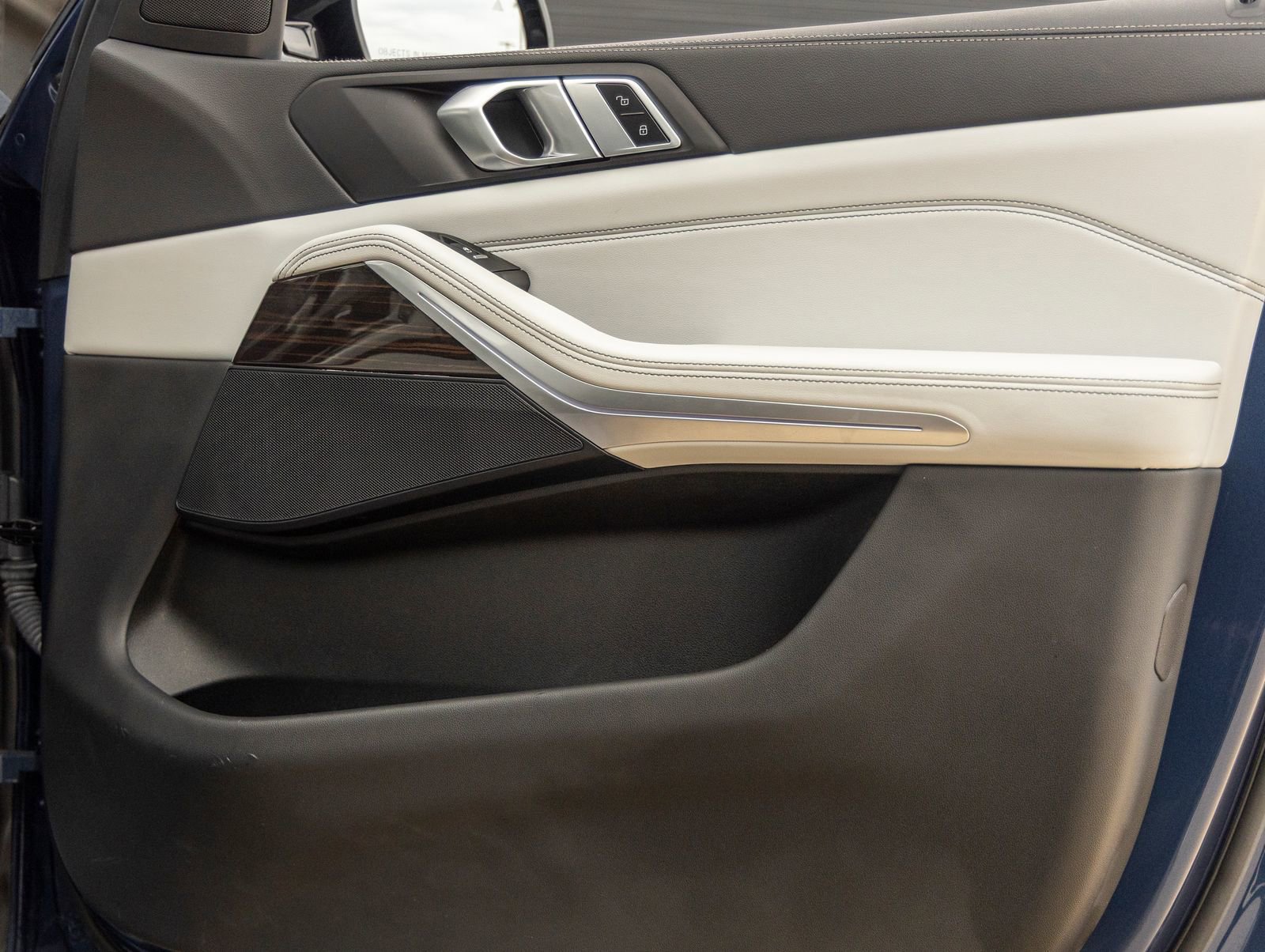 Used 2023 BMW X5 sDrive40i w/ M Sport Package image 41