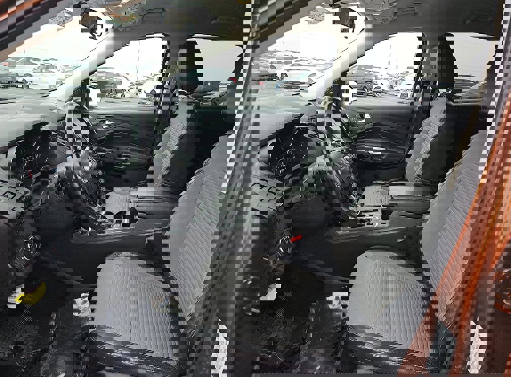 Used 2017 Ford Escape SE w/ Equipment Group 201A image 10