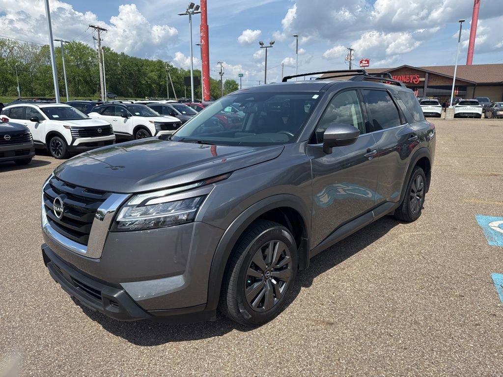 Used 2022 Nissan Pathfinder SV w/ SV Premium Package AWD/4WD image 3