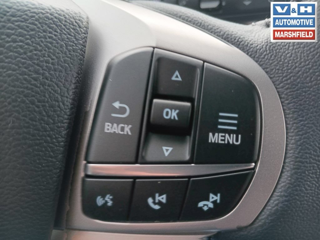 Used 2024 Ford Explorer XLT w/ Equipment Group 202A AWD/4WD image 6