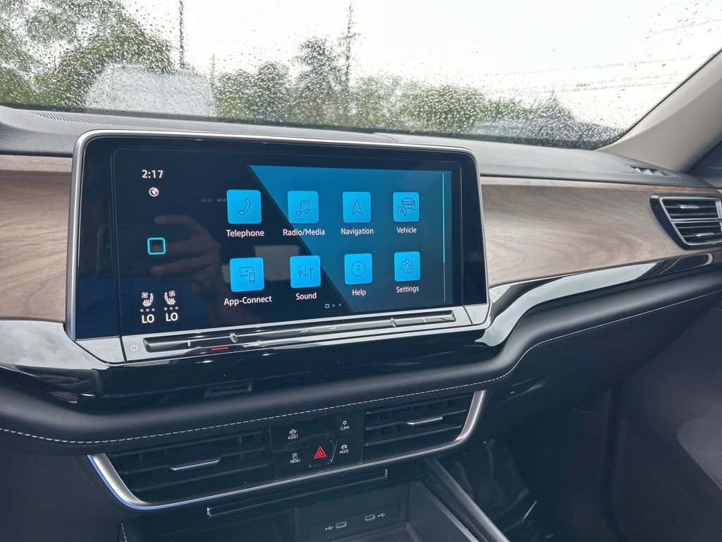 Used 2024 Volkswagen Atlas SE image 11