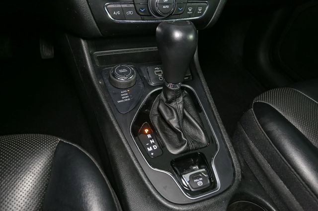 Used 2023 Jeep Cherokee Altitude Lux w/ Lux Elite Package AWD/4WD image 30