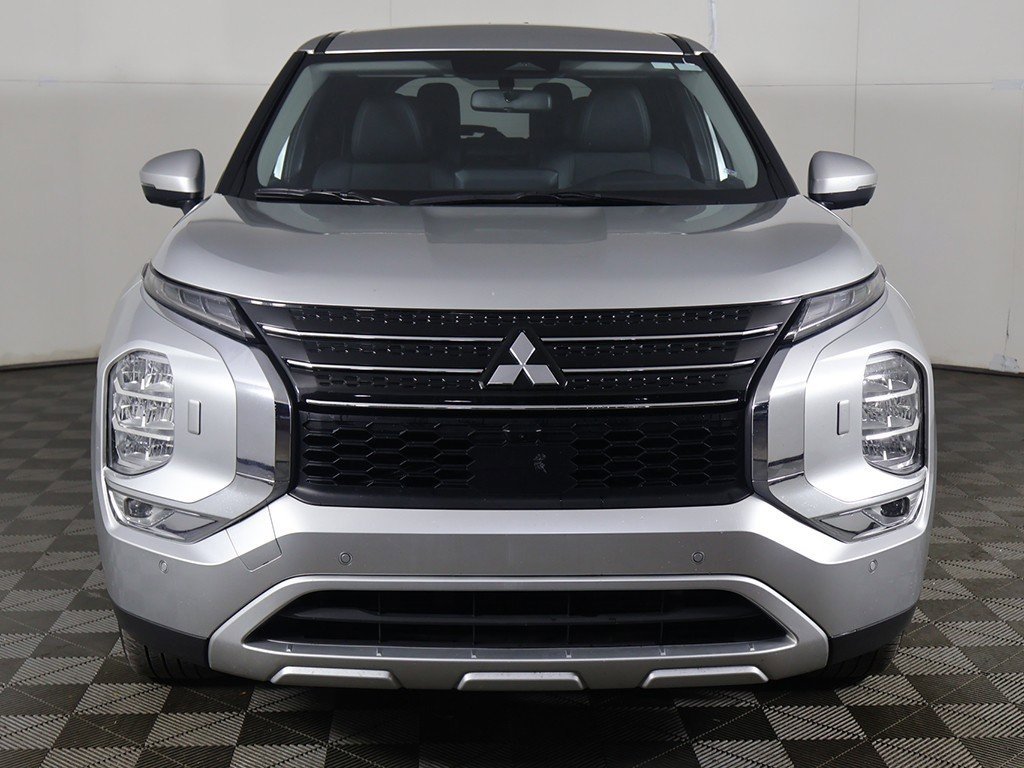 Used 2024 Mitsubishi Outlander SE Black Edition image 12