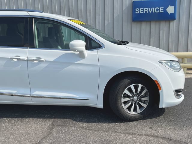 Used 2020 Chrysler Pacifica Touring-L Plus w/ Advanced Safetytec Group FWD image 30