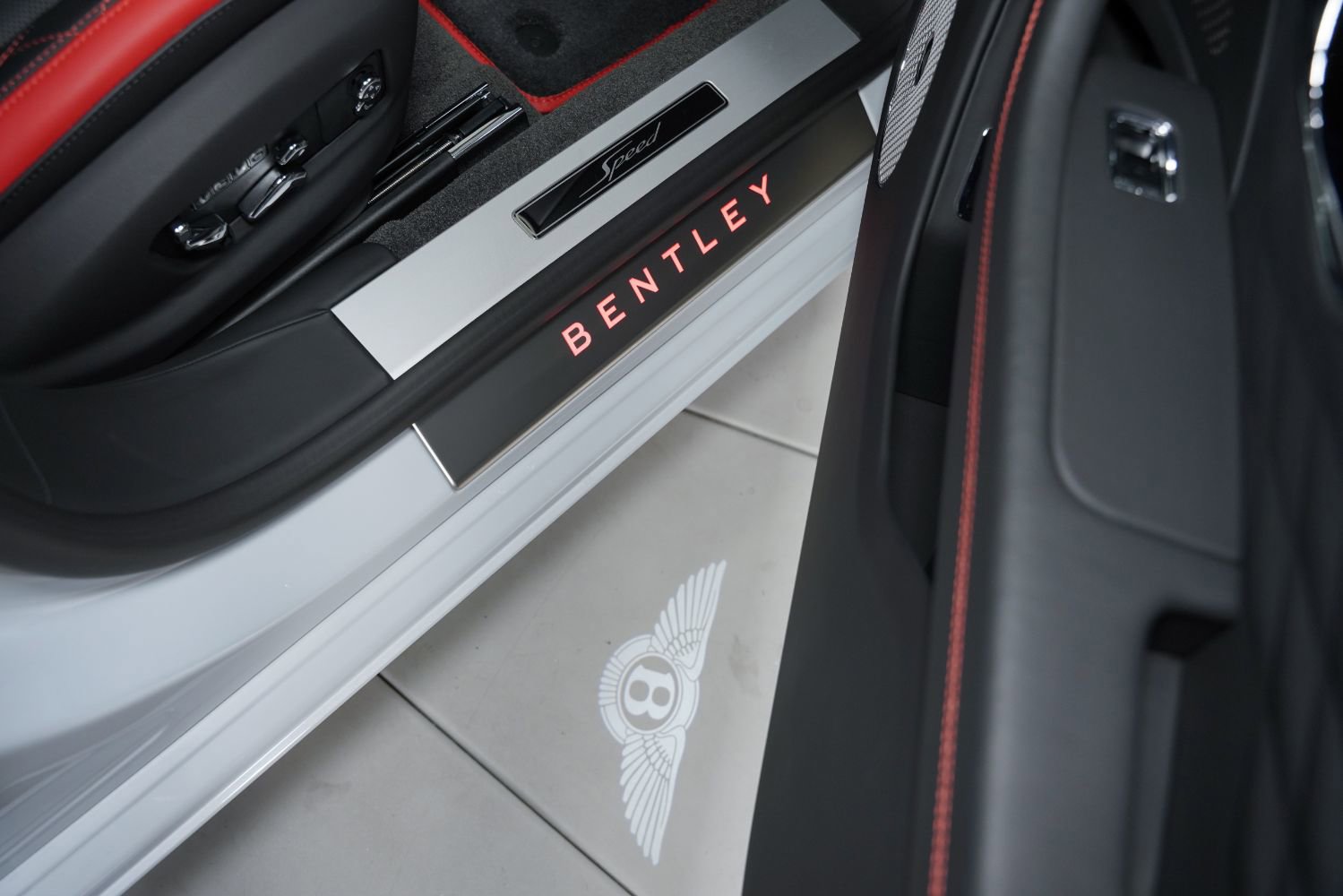 Used 2024 Bentley Flying Spur W12 image 35