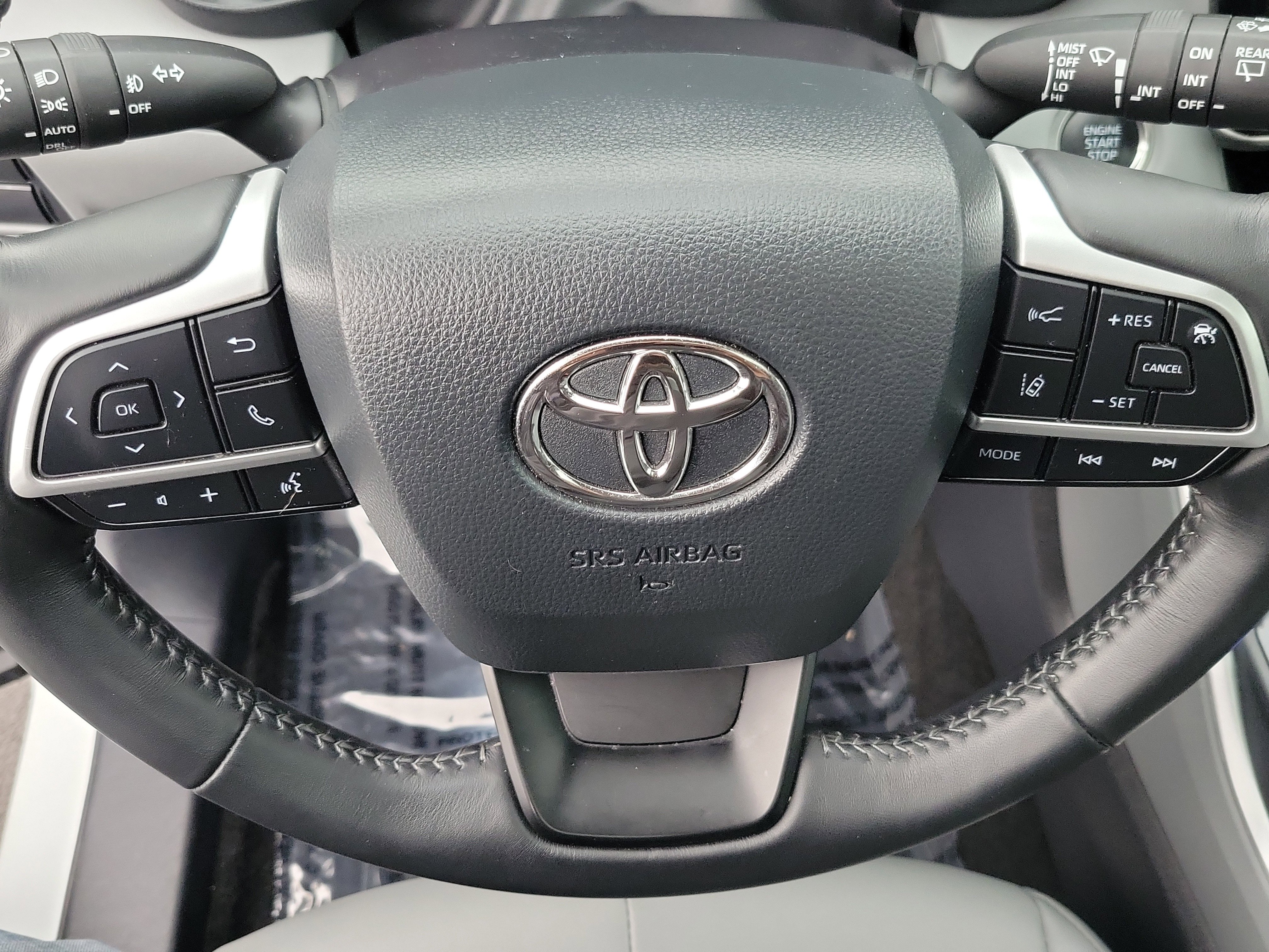 Certified 2025 Toyota Highlander XLE image 25