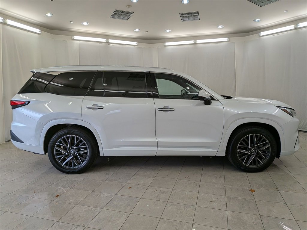 Used 2024 Lexus TX 350 AWD image 11