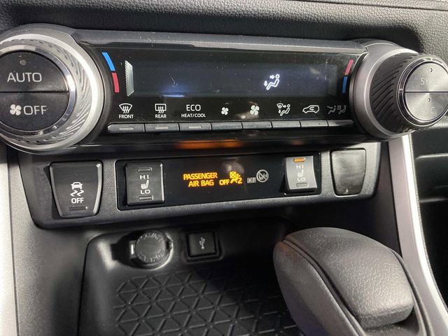 Used 2020 Toyota RAV4 XLE w/ XLE Grade Weather Package AWD/4WD image 22