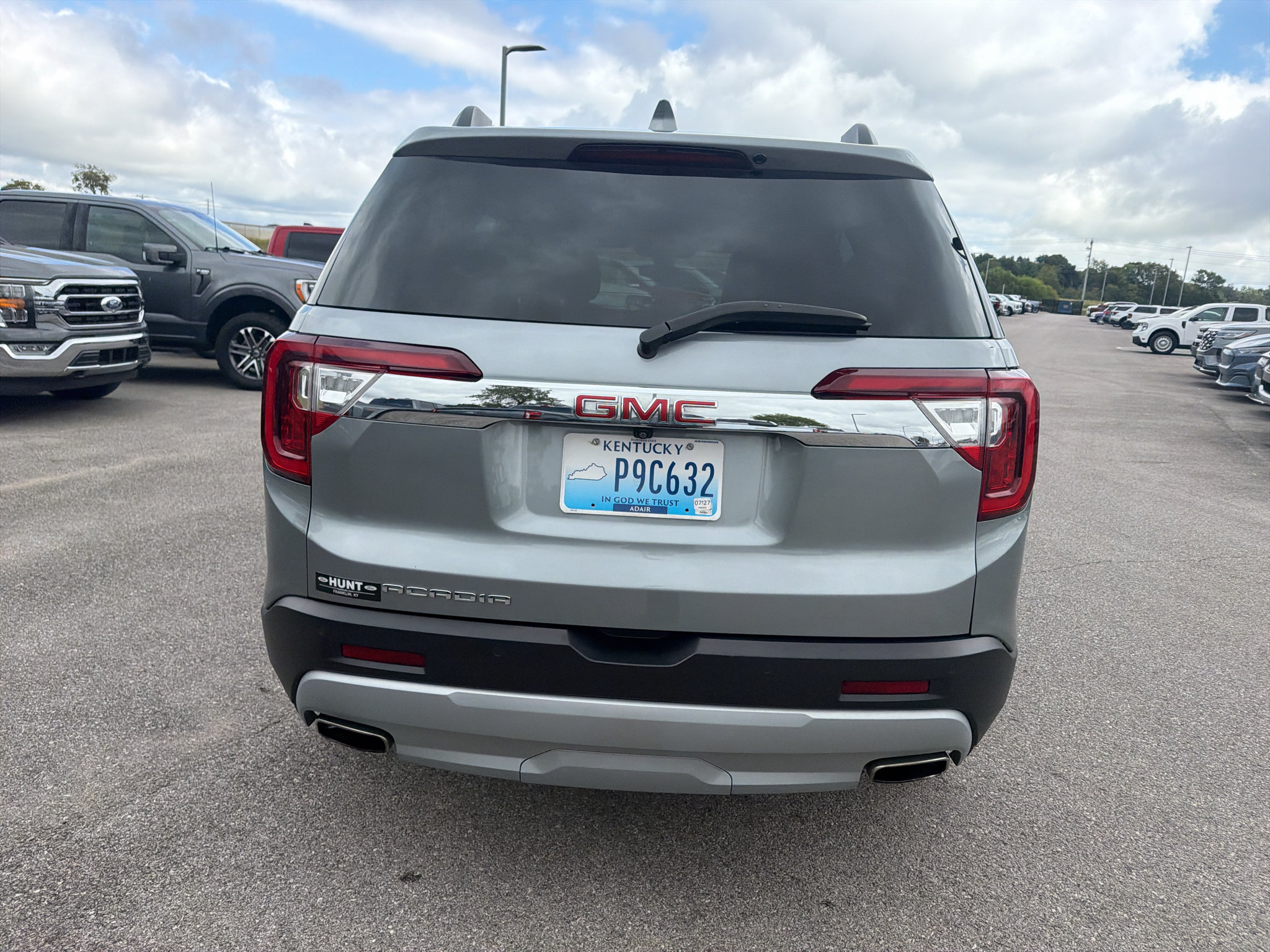 Used 2023 GMC Acadia SLE w/ Driver Convenience Package FWD image 6