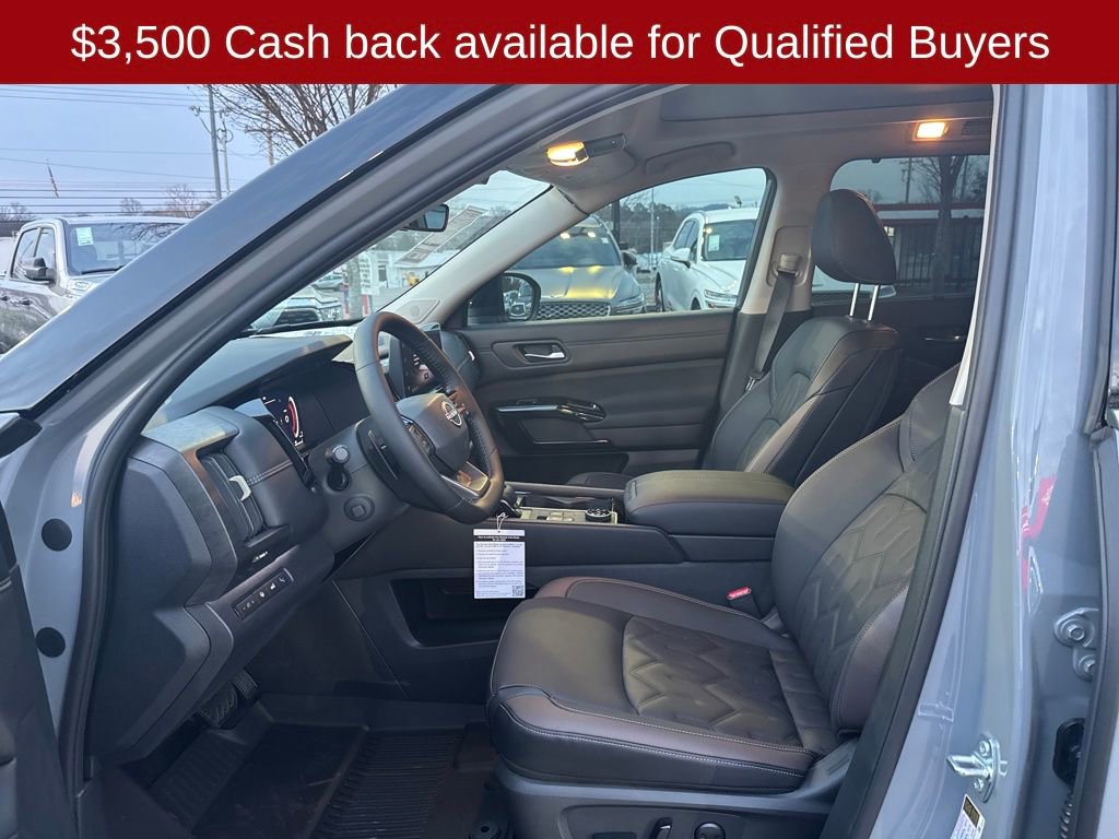 New 2026 Nissan Pathfinder Platinum AWD/4WD image 10