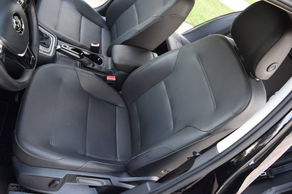 Used 2015 Volkswagen Golf TDI S FWD image 36