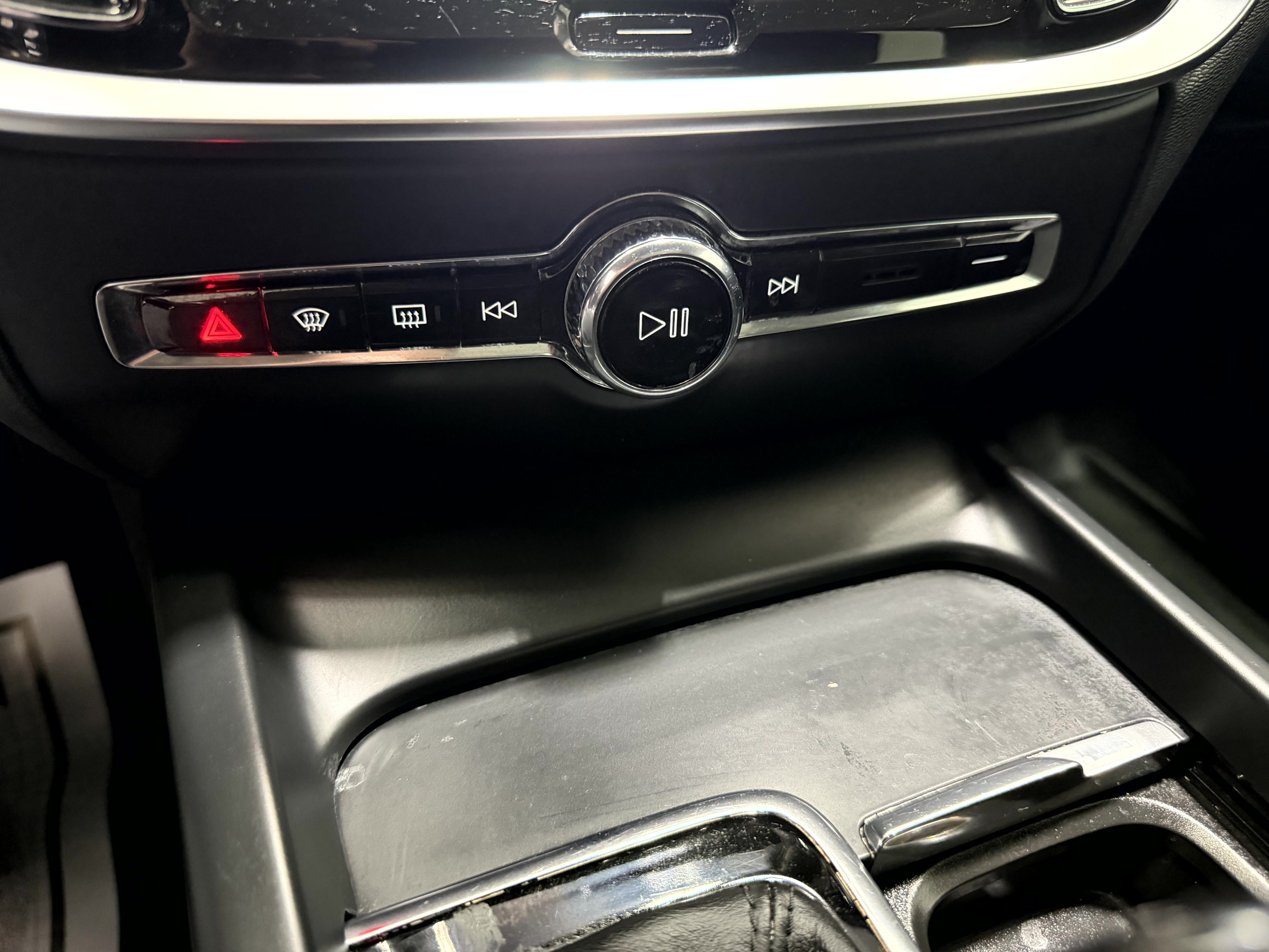 Used 2020 Volvo S60 T5 Momentum w/ Protection Package Premier FWD image 17