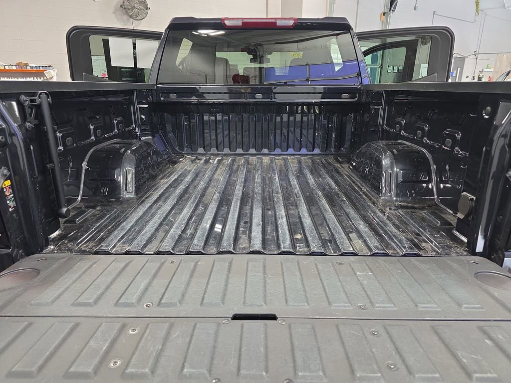 Certified 2025 GMC Sierra 1500 SLT image 12