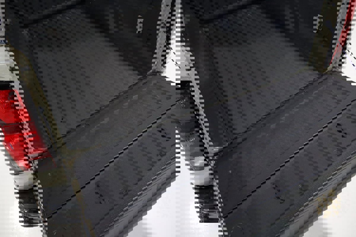 Used 2024 Chevrolet Colorado Z71 w/ Z71 Convenience Package 2 image 11