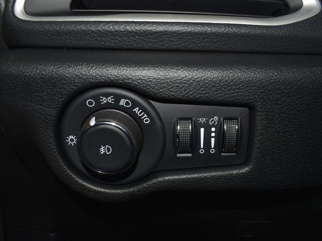 New 2026 Chrysler Pacifica Select image 15