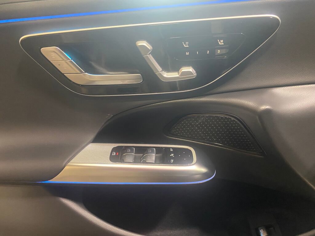 New 2026 Mercedes-Benz E 350 4MATIC Sedan image 10