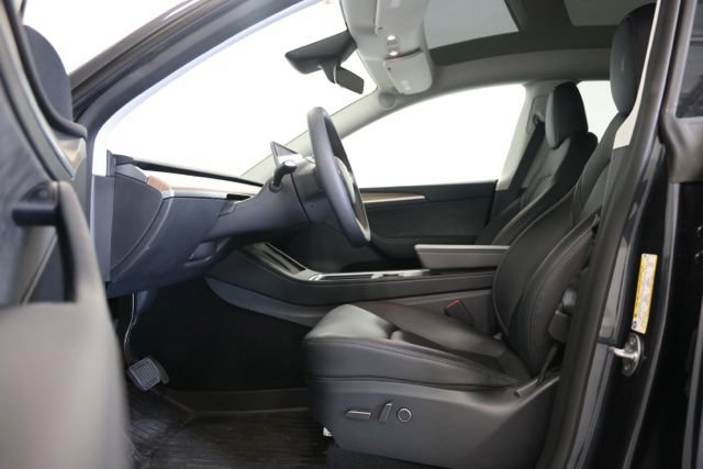 Used 2025 Tesla Model Y Long Range AWD/4WD image 20