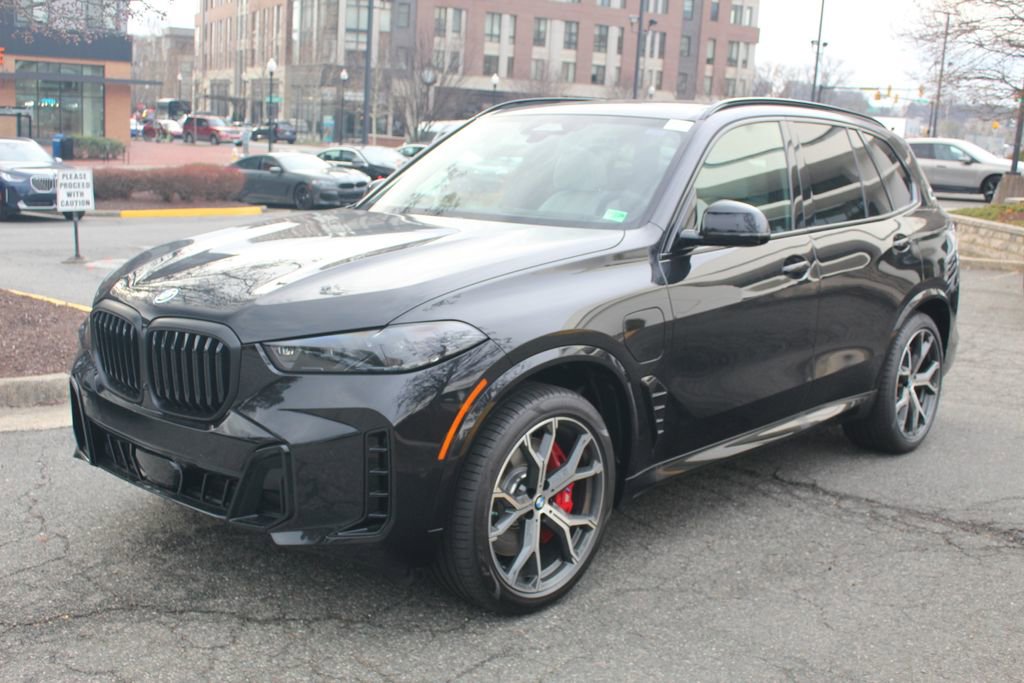 New 2026 BMW X5 xDrive50e w/ M Sport Package image 3