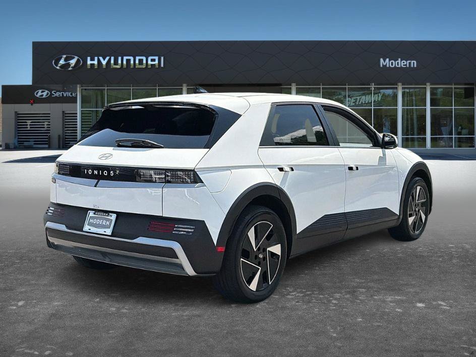 Certified 2025 Hyundai Ioniq 5 SE RWD image 4
