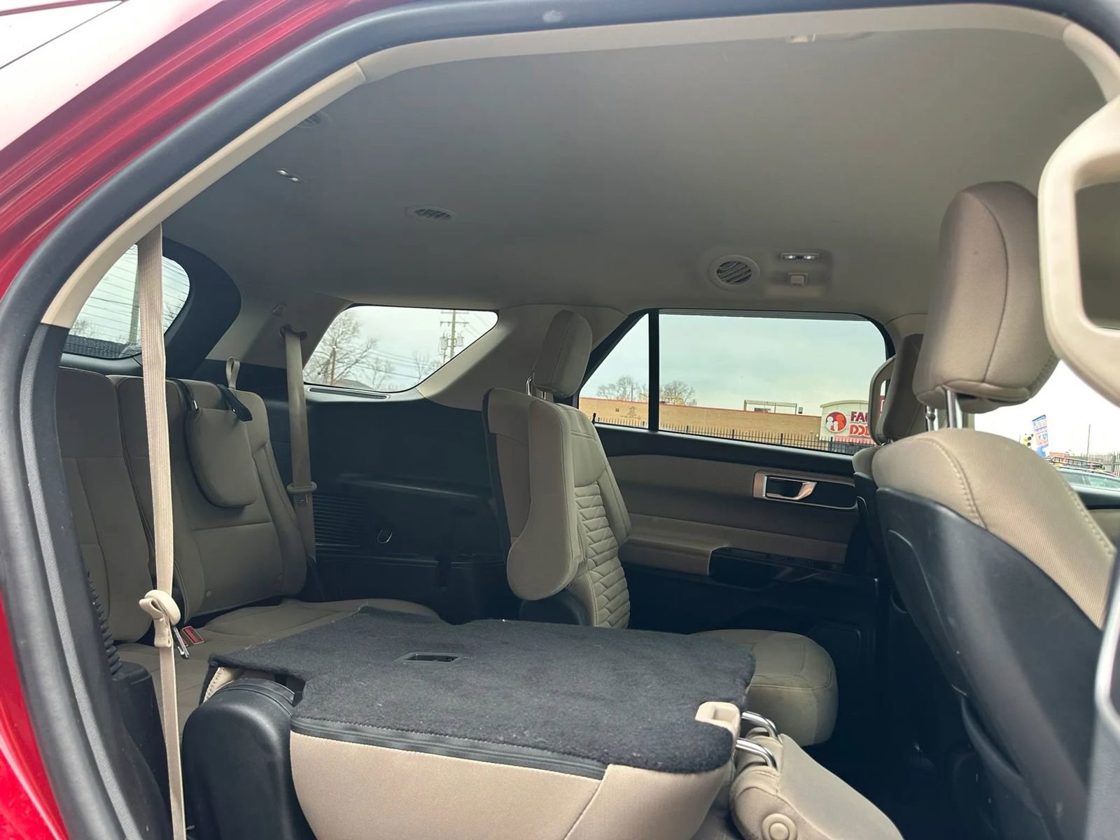 Used 2020 Ford Explorer XLT image 14