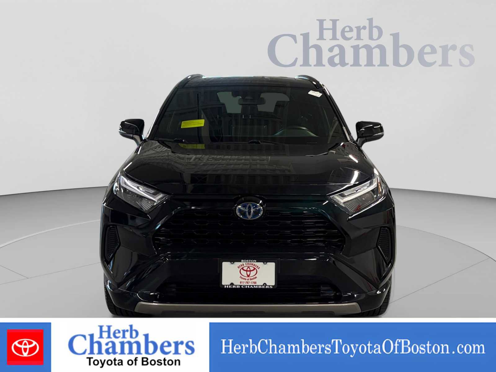 Used 2022 Toyota RAV4 SE w/ Convenience Package AWD/4WD image 2