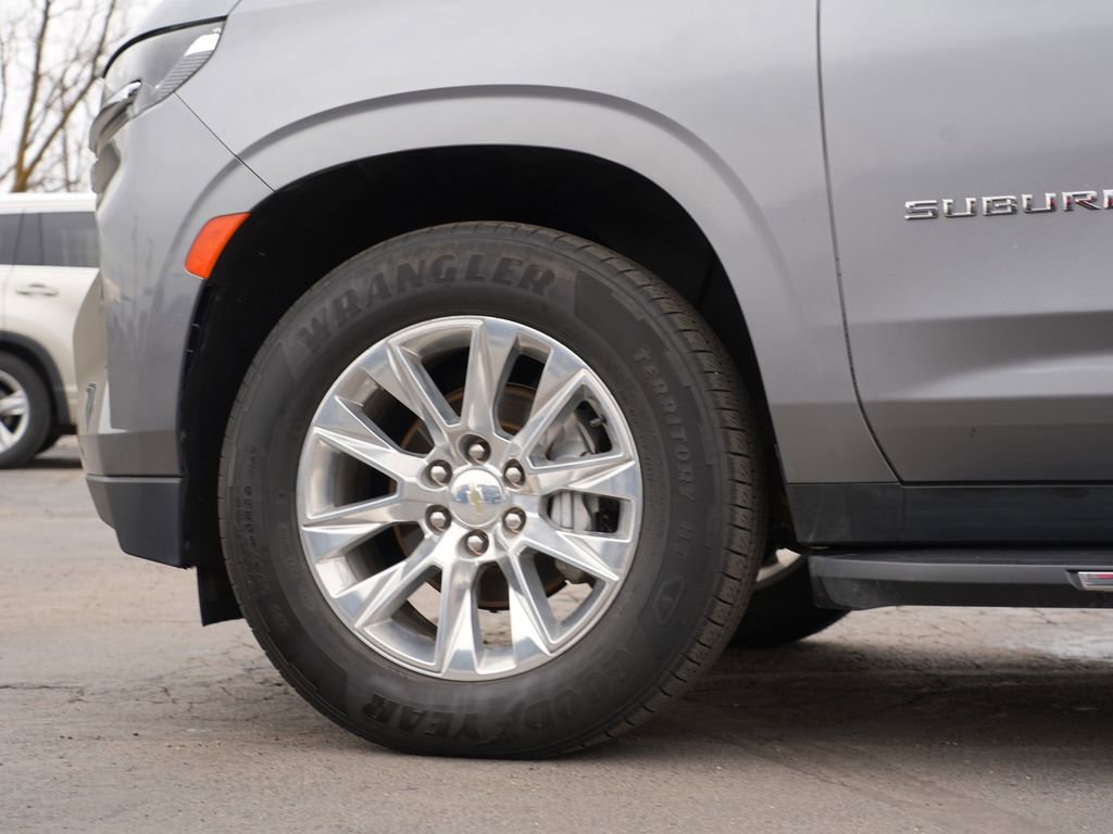 Used 2021 Chevrolet Suburban Premier w/ Premium Package image 11