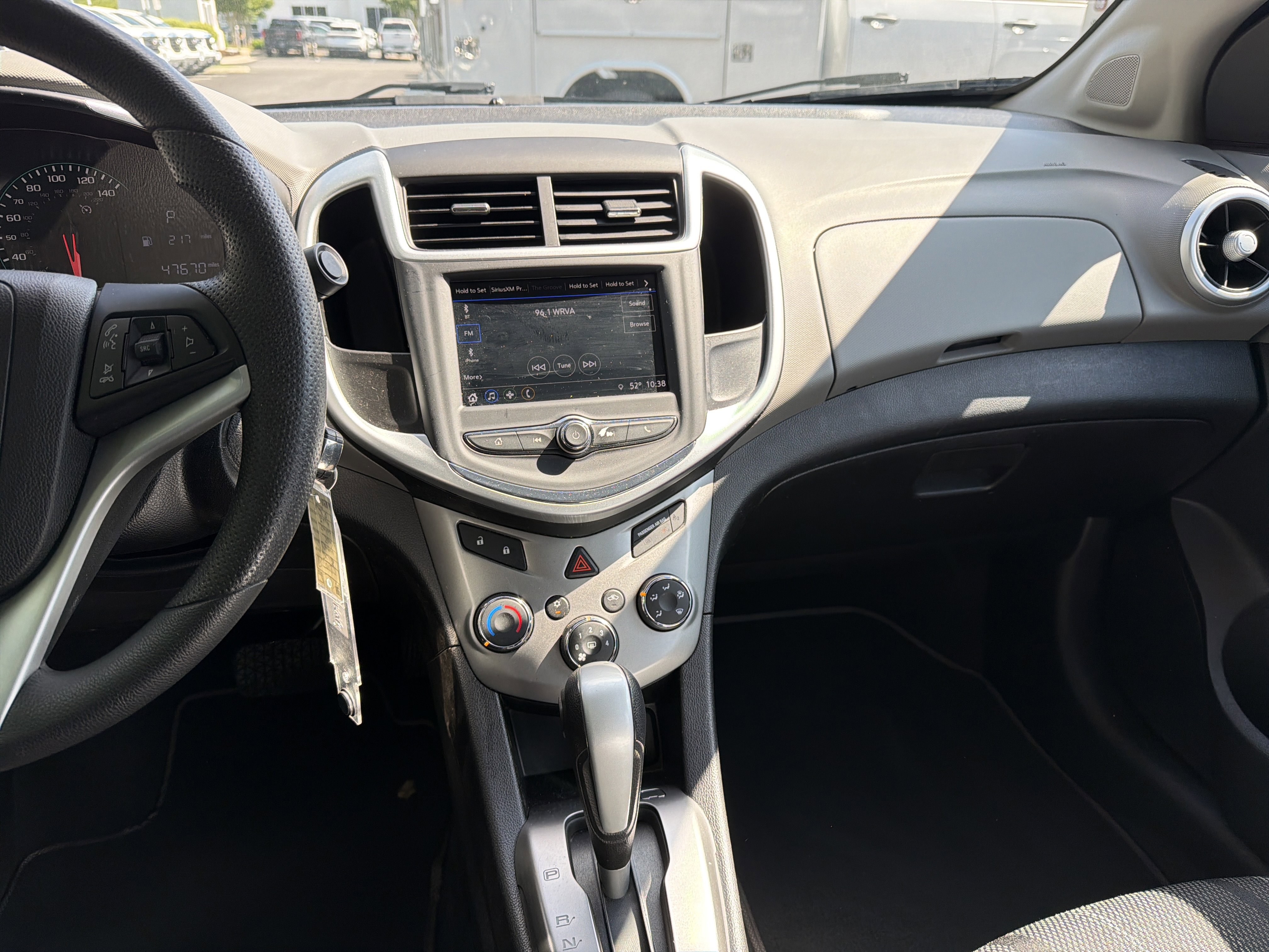 Used 2018 Chevrolet Sonic LT FWD image 28