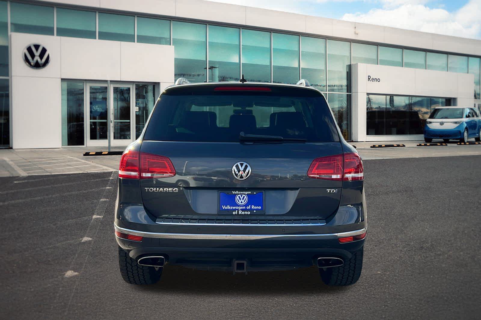 Used 2016 Volkswagen Touareg TDI AWD/4WD image 6