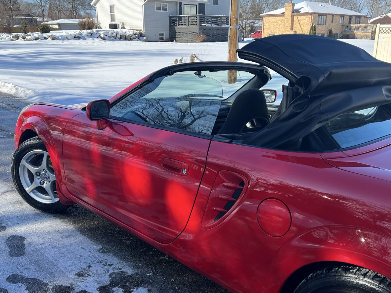 Used 2003 Toyota MR2 Base 2dr Convertible image 10