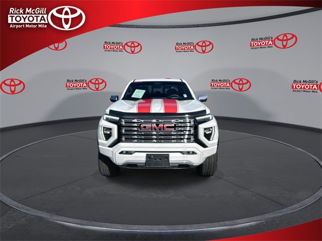 Used 2024 GMC Canyon Denali image 3