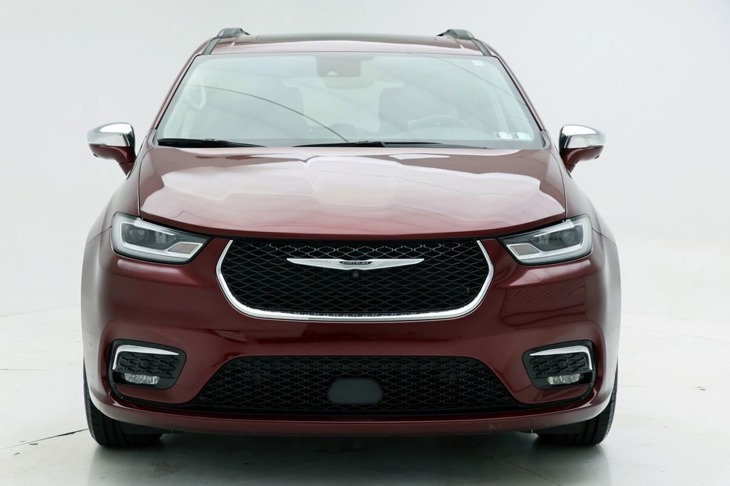 Used 2022 Chrysler Pacifica Limited AWD/4WD image 5