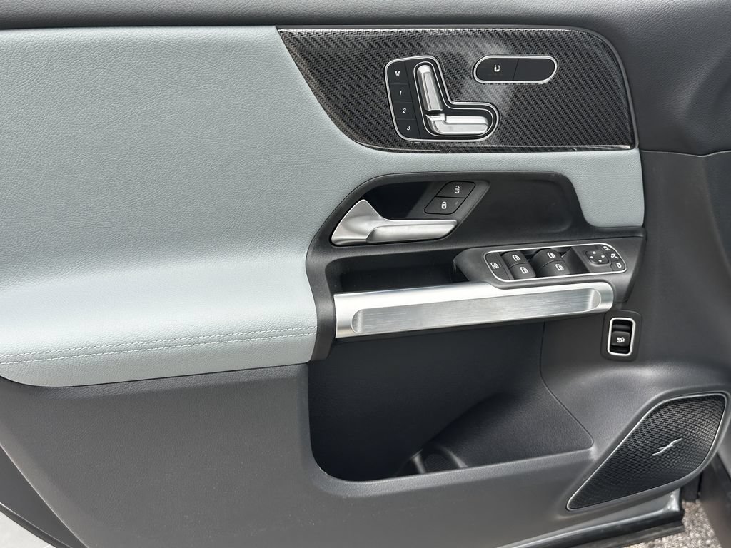 New 2026 Mercedes-Benz GLB 250 image 11