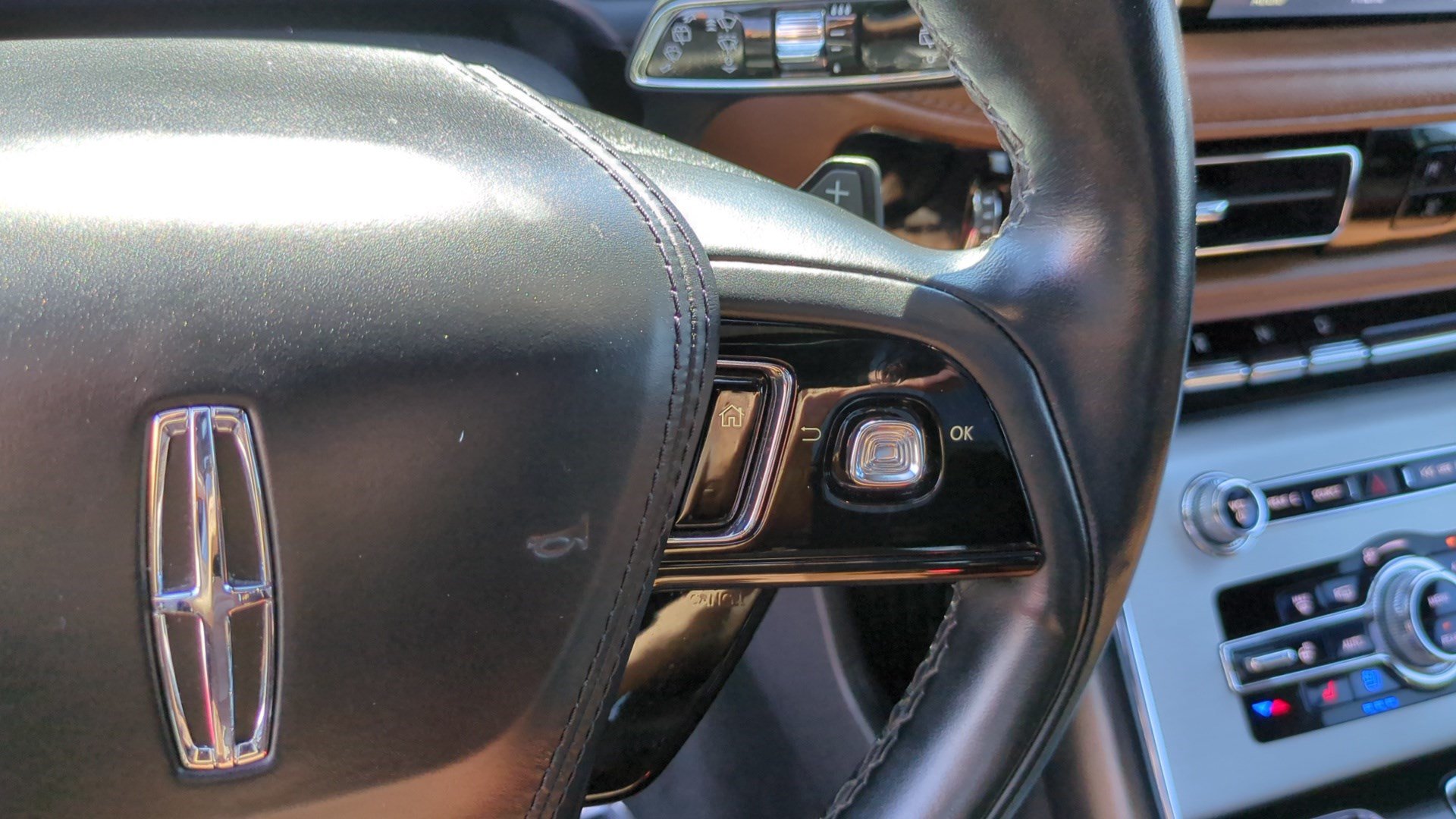 Used 2023 Lincoln Aviator Reserve w/ Equipment Group 201A RWD image 19