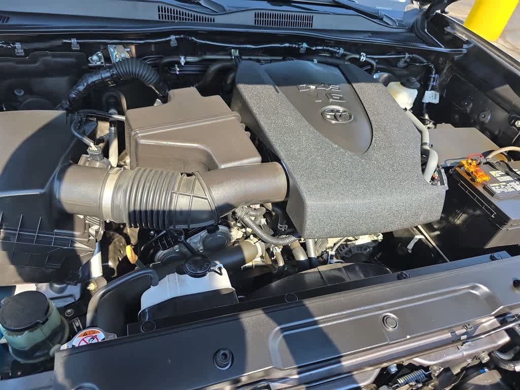 Used 2022 Toyota Tacoma SR5 AWD/4WD image 30