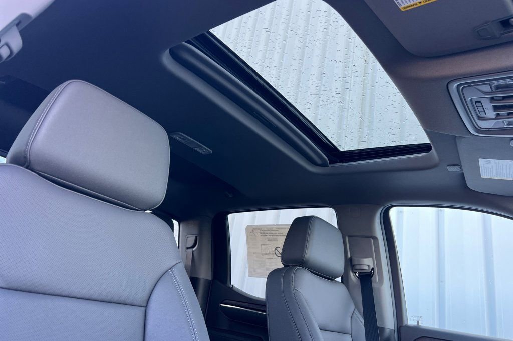 New 2026 GMC Sierra 1500 SLT AWD/4WD image 13