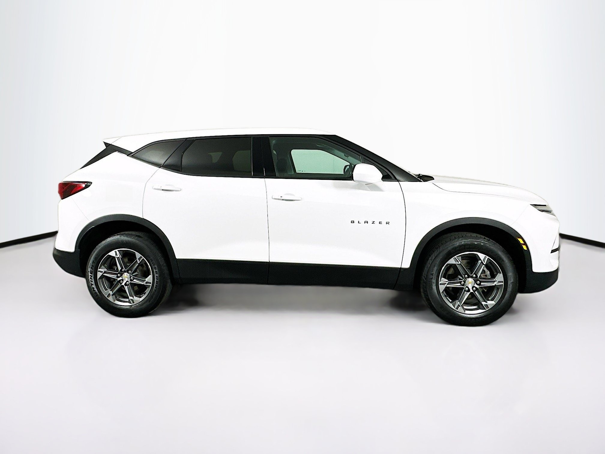 Used 2023 Chevrolet Blazer LT FWD image 10