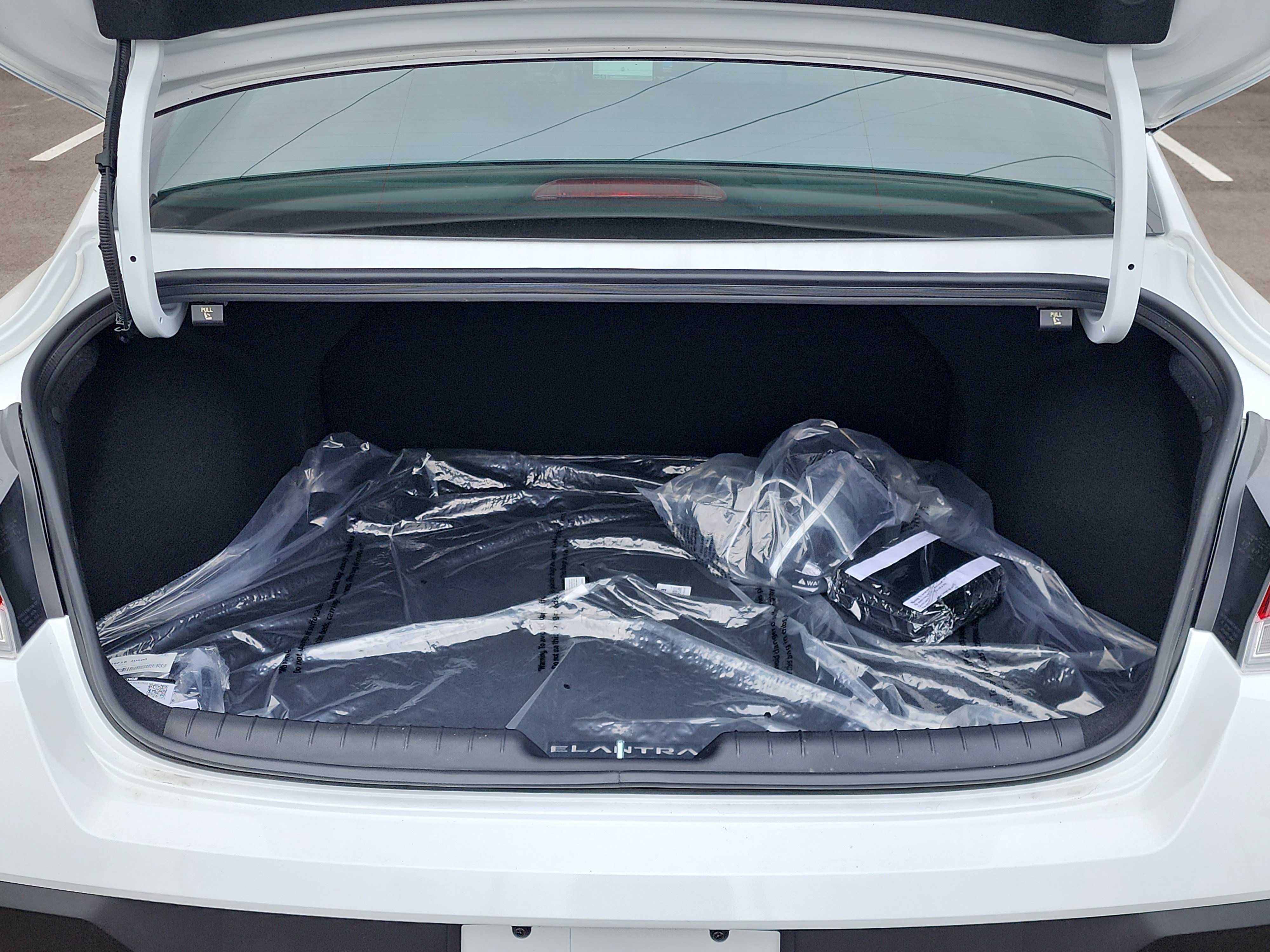 New 2026 Hyundai Elantra Sport image 4