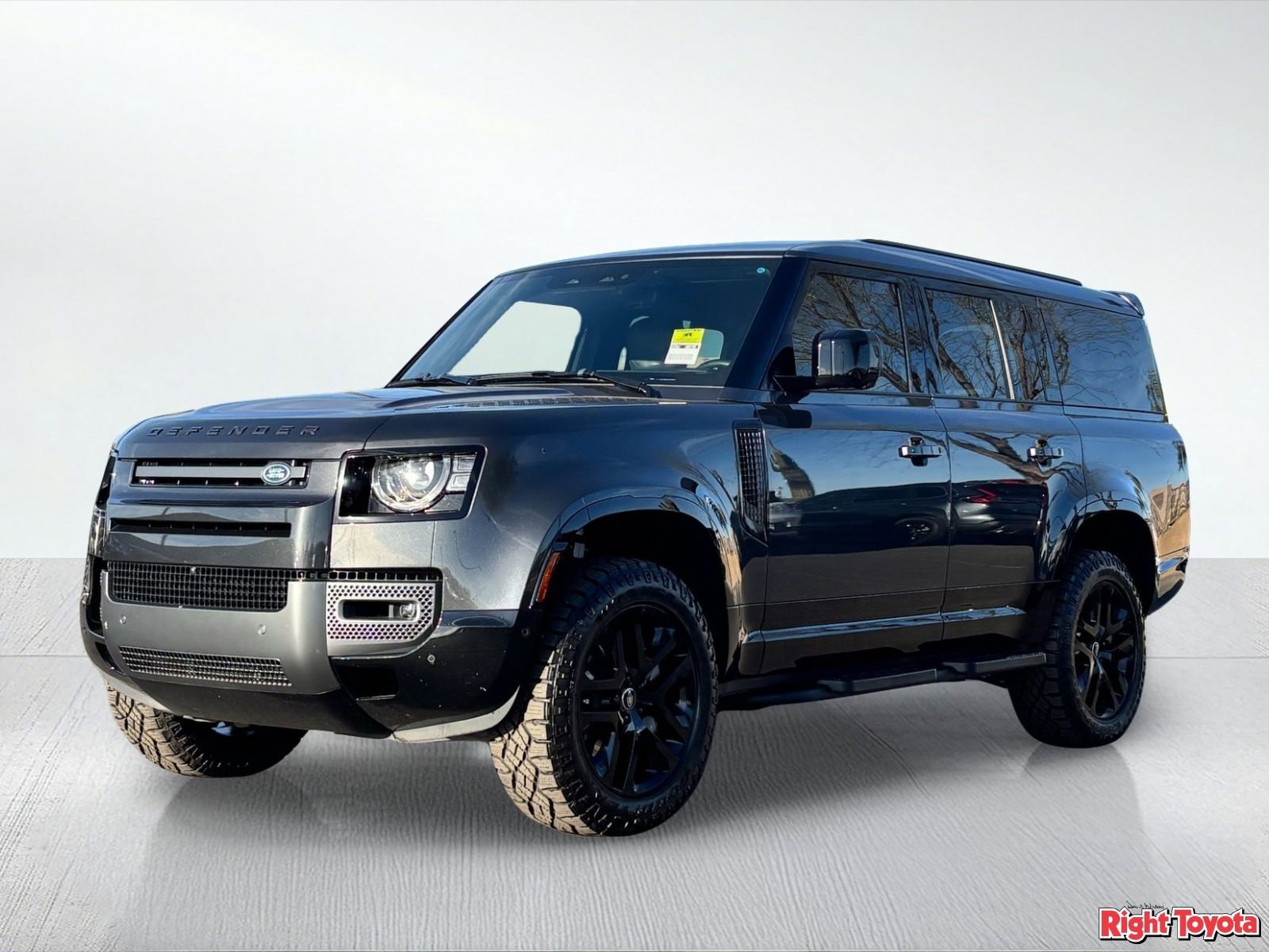 Used 2024 Land Rover Defender 130 Outbound image 2