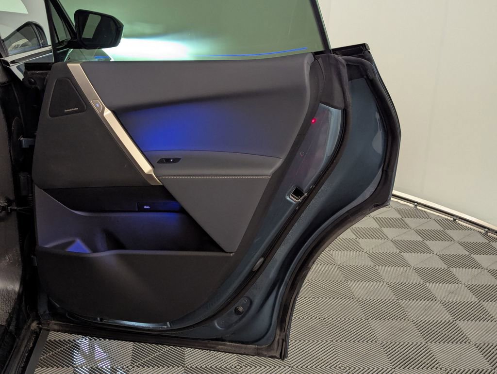 Used 2023 BMW iX xDrive50 w/ Convenience Package image 59