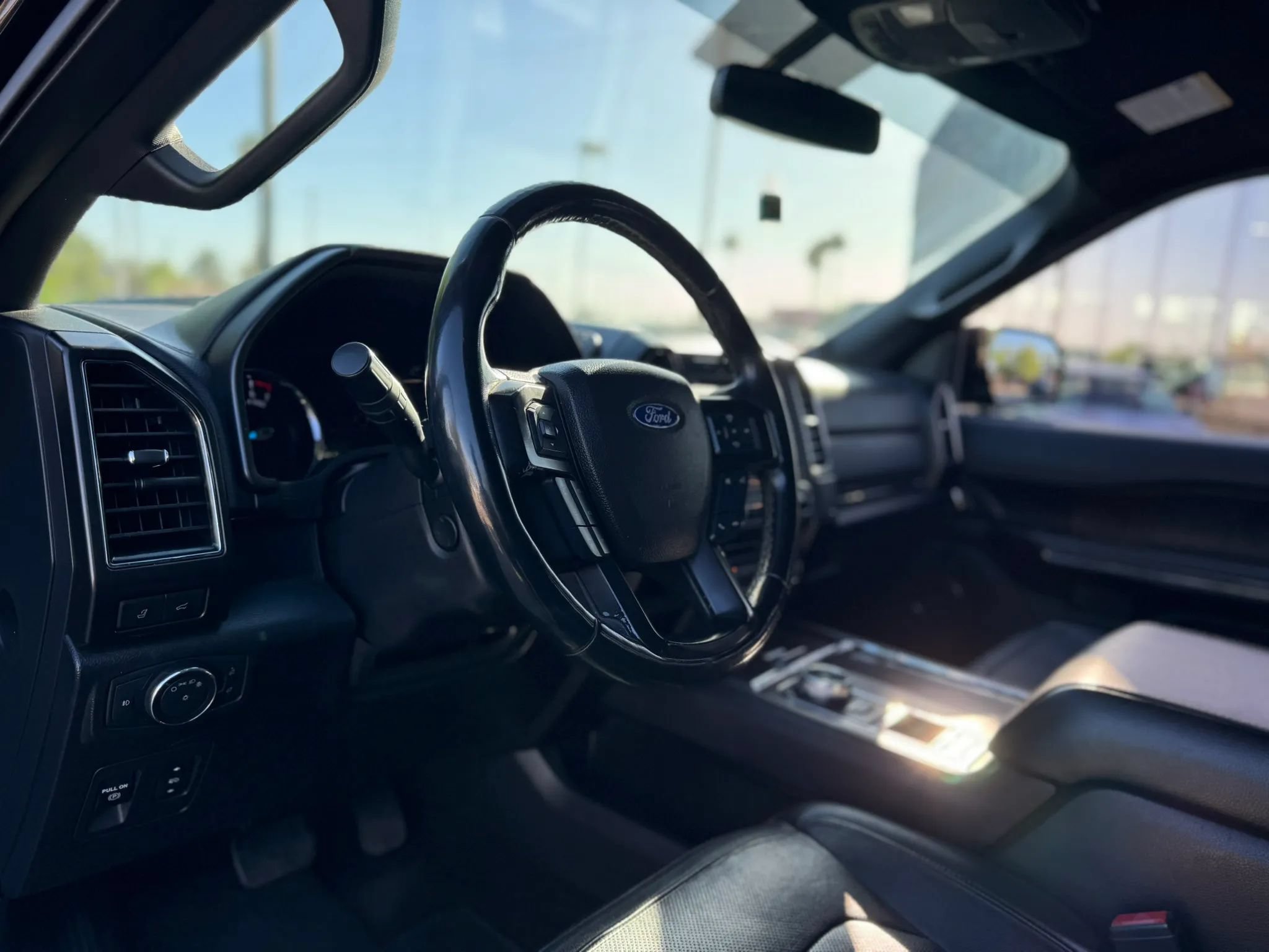 Used 2018 Ford Expedition Limited RWD image 17
