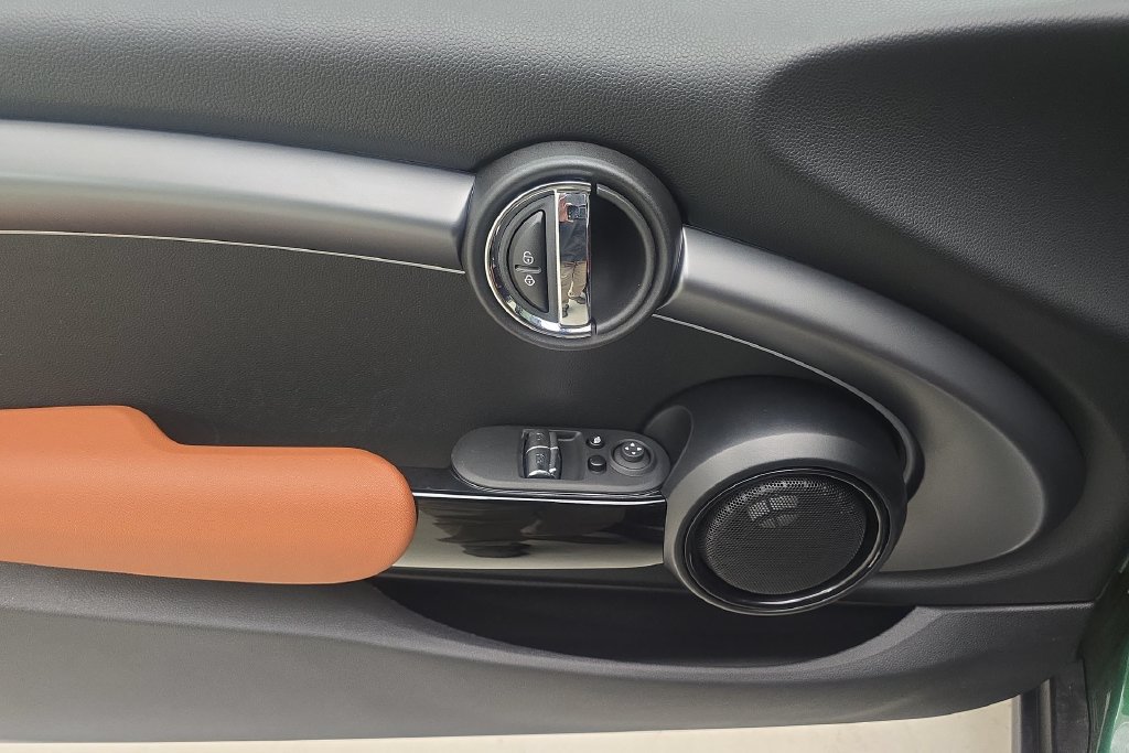 Certified 2024 MINI Cooper SE FWD image 14