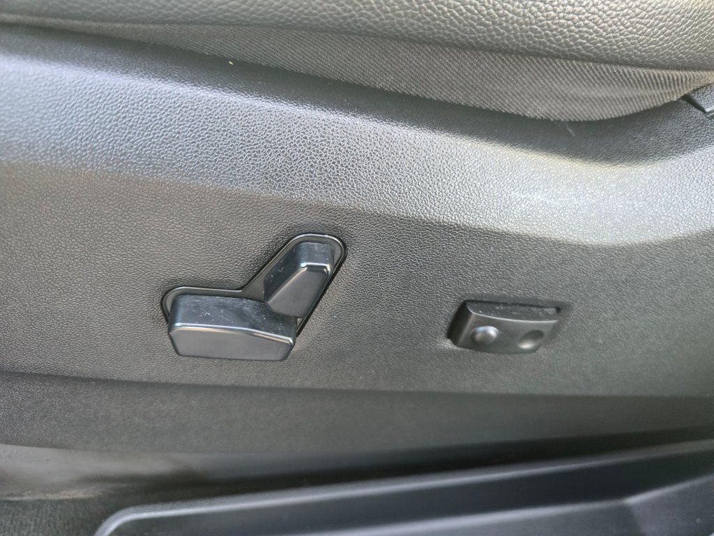 Used 2020 Dodge Grand Caravan SXT FWD image 33