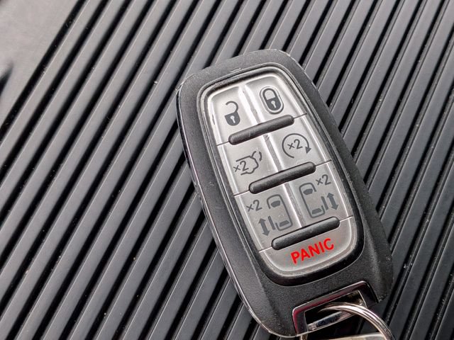 Used 2024 Chrysler Pacifica Limited FWD image 31