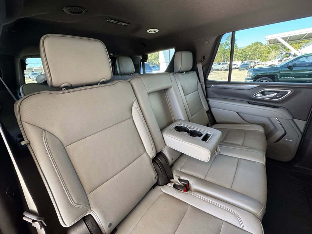Used 2023 GMC Yukon SLT w/ SLT Luxury Package image 26