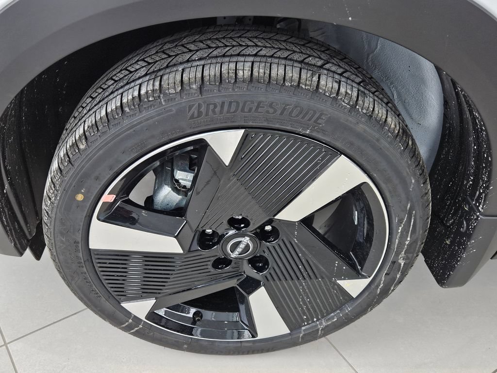 New 2026 Nissan Kicks SR w/ SR Premium Package AWD/4WD image 9