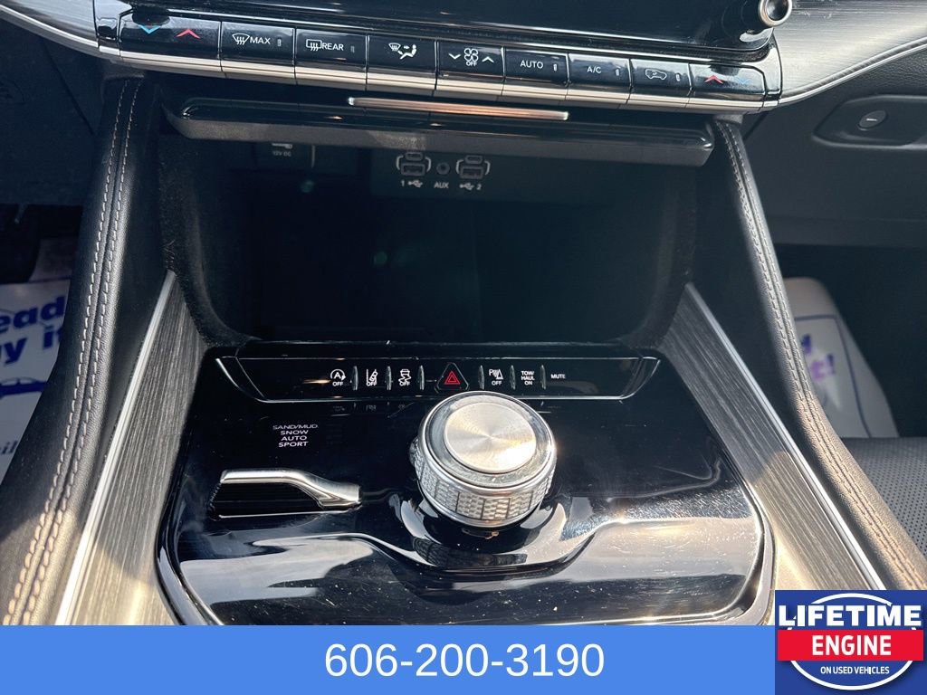 Used 2024 Jeep Wagoneer Series II w/ Flexible Seating Group image 19