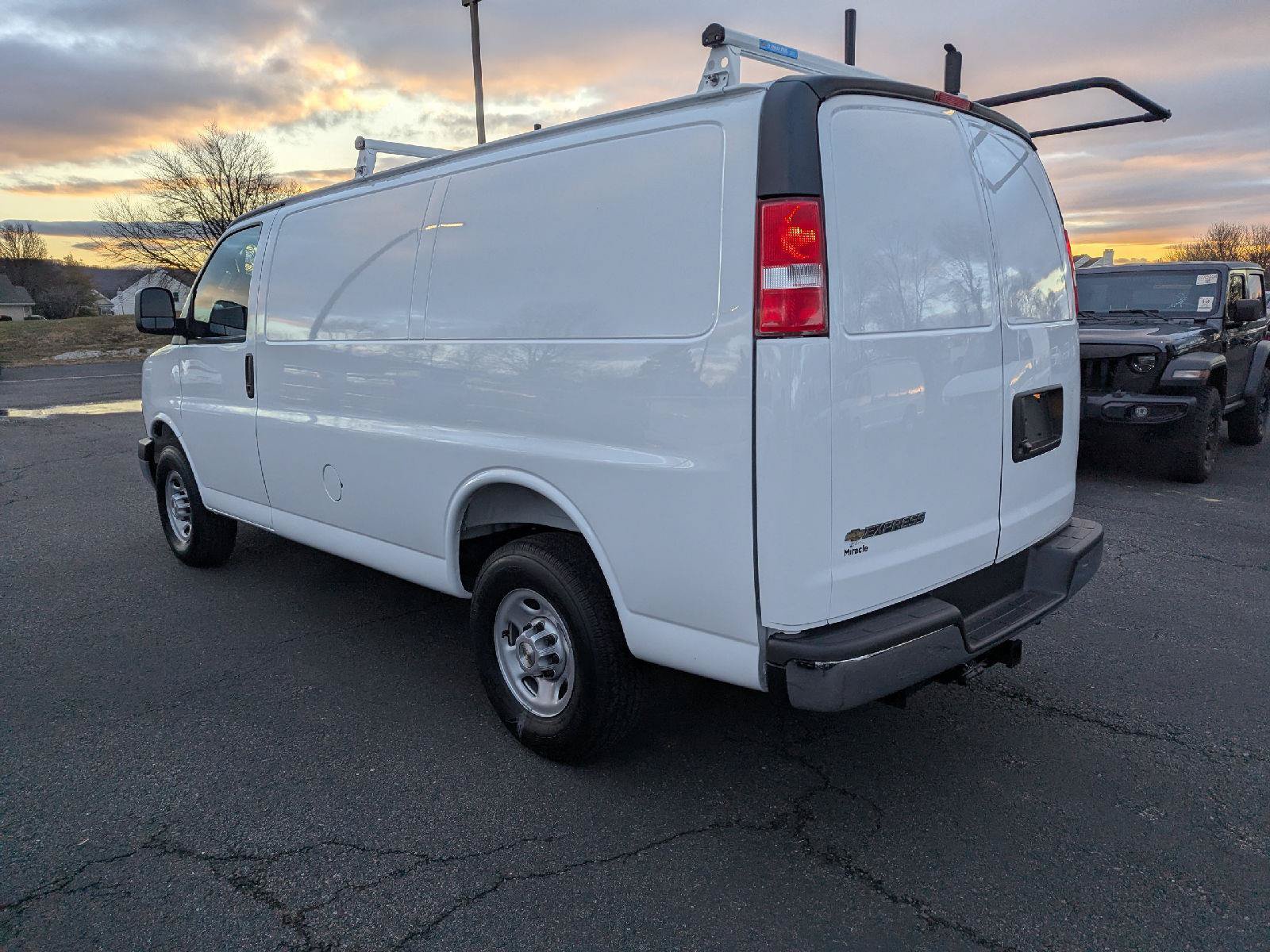 New 2025 Chevrolet Express 3500 w/ Driver Convenience Package RWD image 30